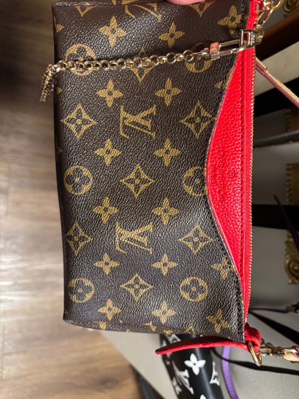 LOUIS VUITTON